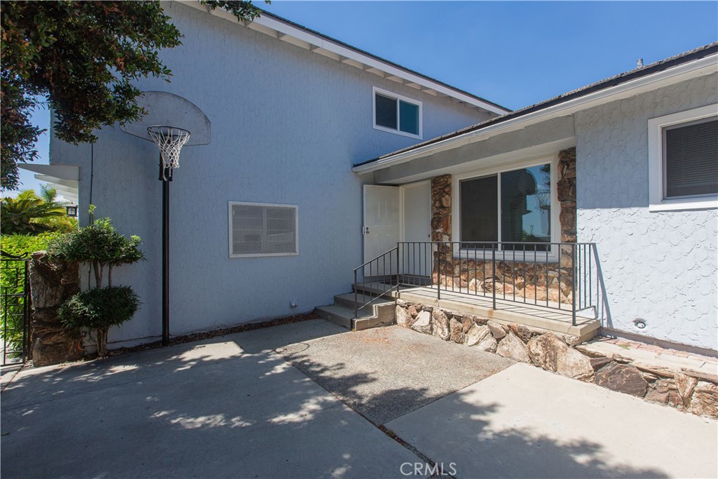 1933 Arriba Property Photo 3