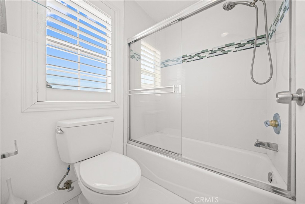528 E Newmark Property Photo 25