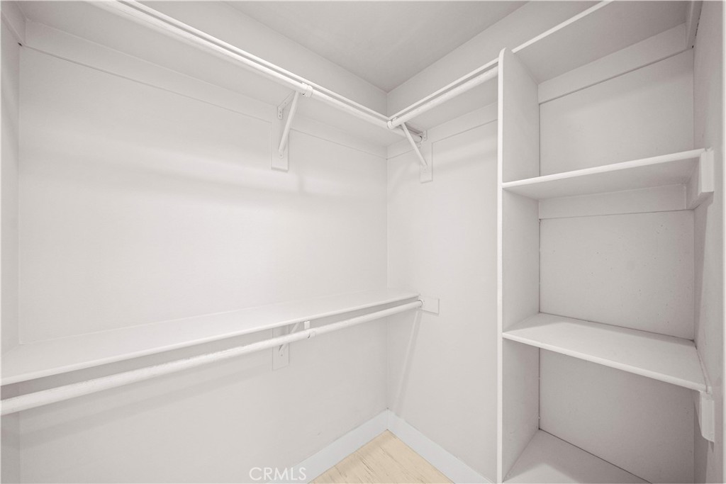 528 E Newmark Property Photo 28