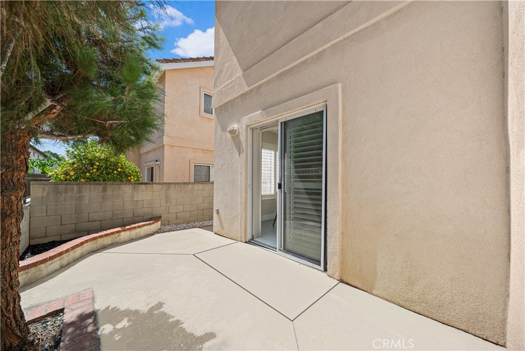 528 E Newmark Property Photo 35