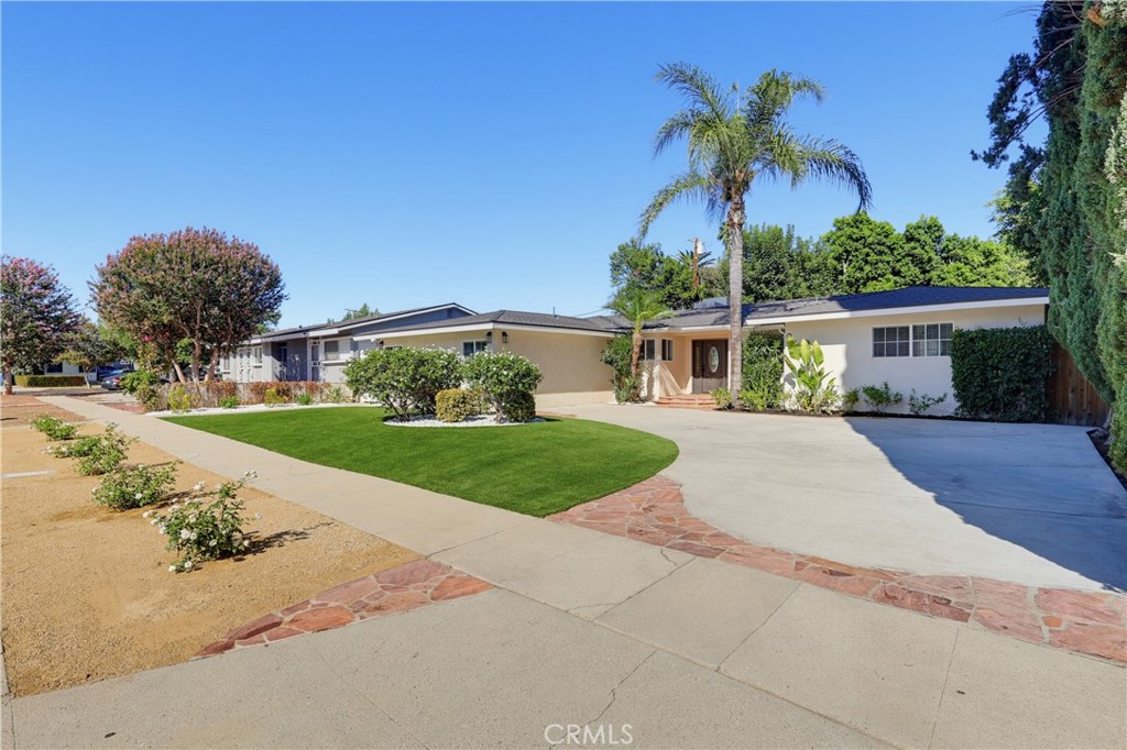 19832 Acre Street Property Photo 2