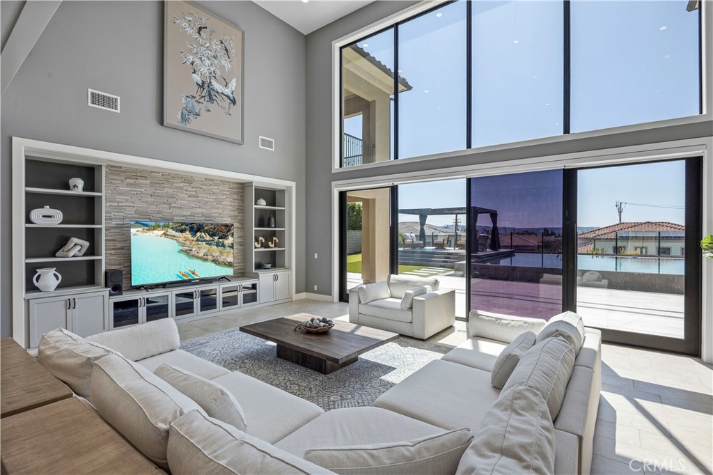 18420 Tytris Property Photo 6