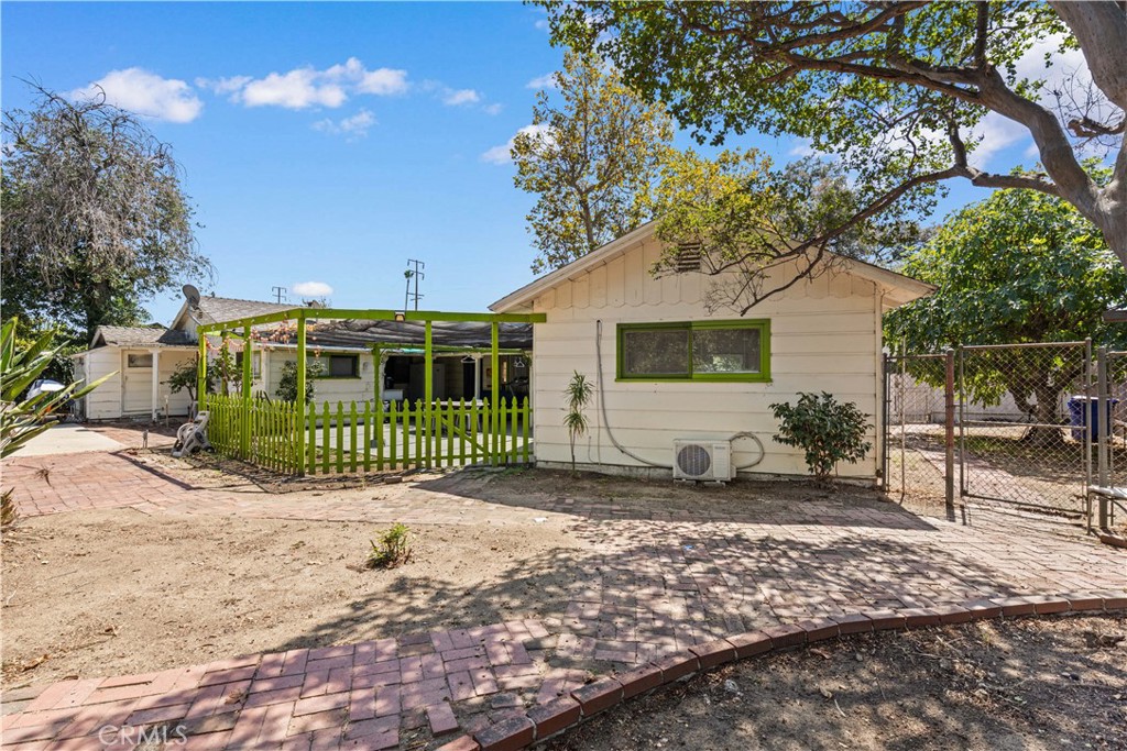 9409 Olive Property Photo 27