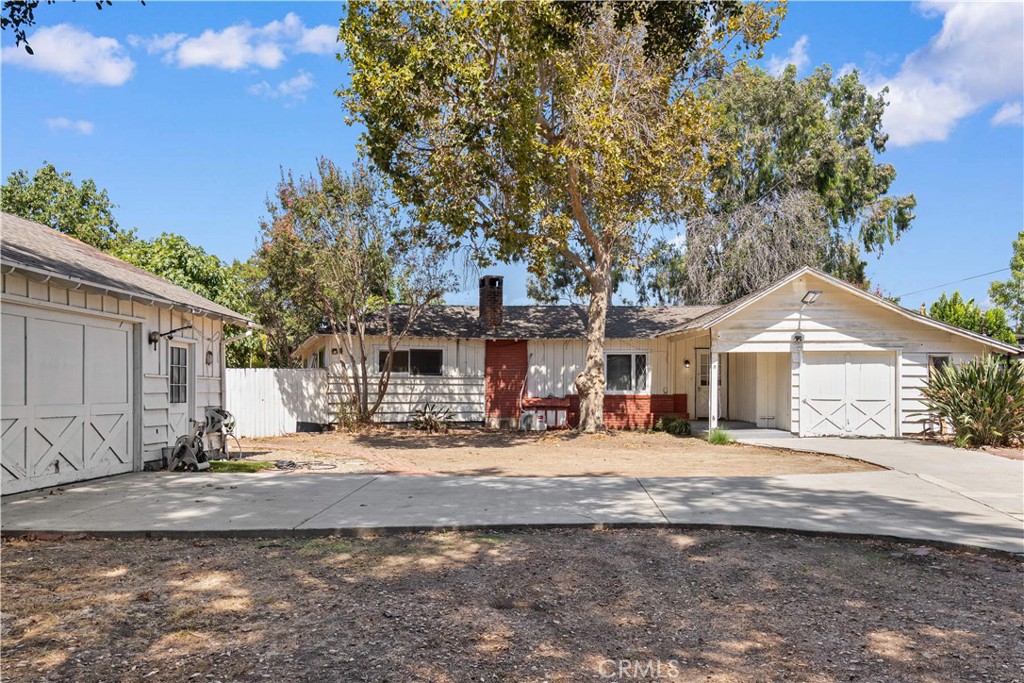 9409 Olive Property Photo 29
