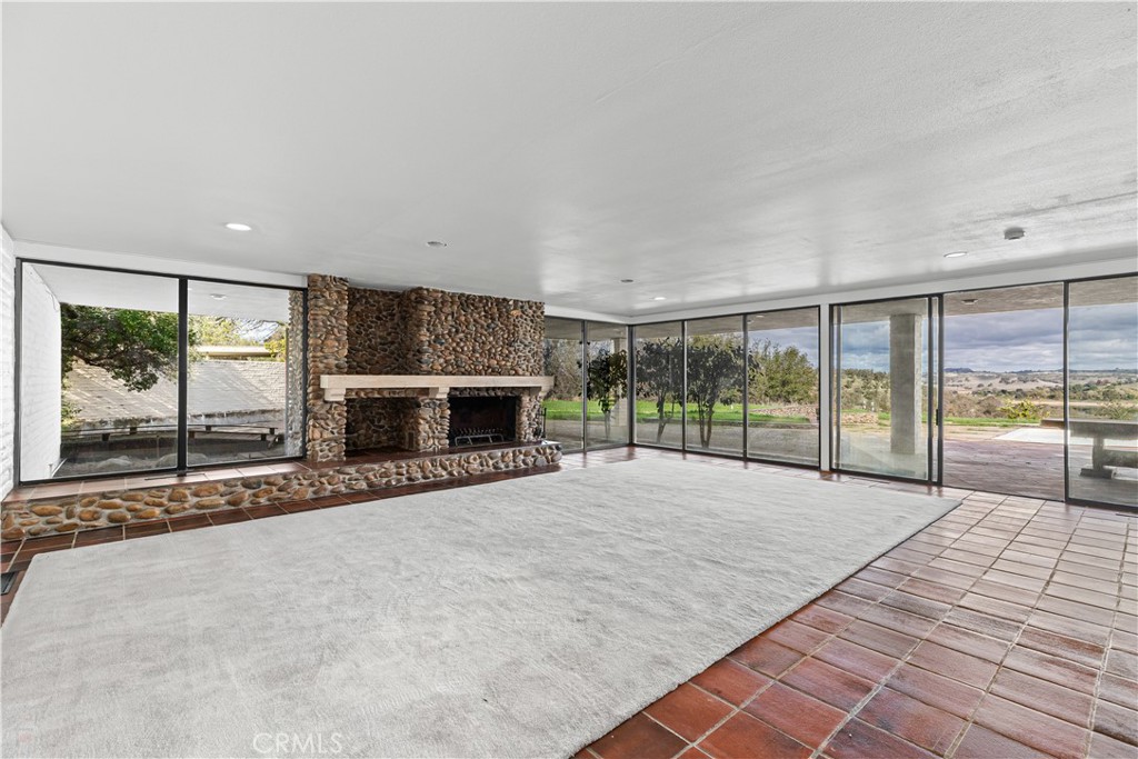 10497 Crystal Property Photo 17