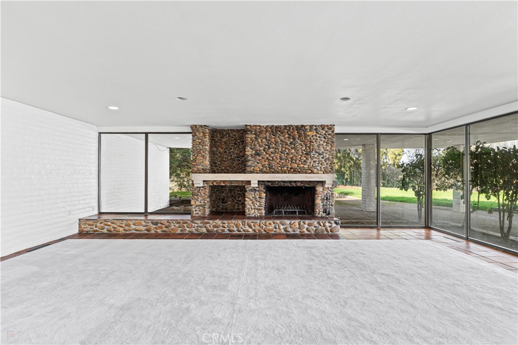 10497 Crystal Property Photo 18