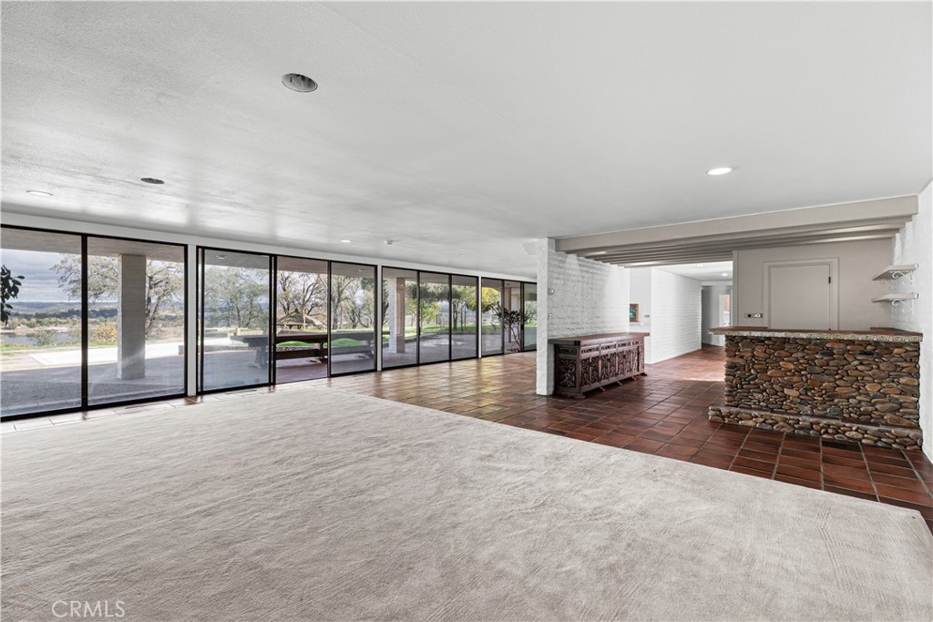 10497 Crystal Property Photo 20