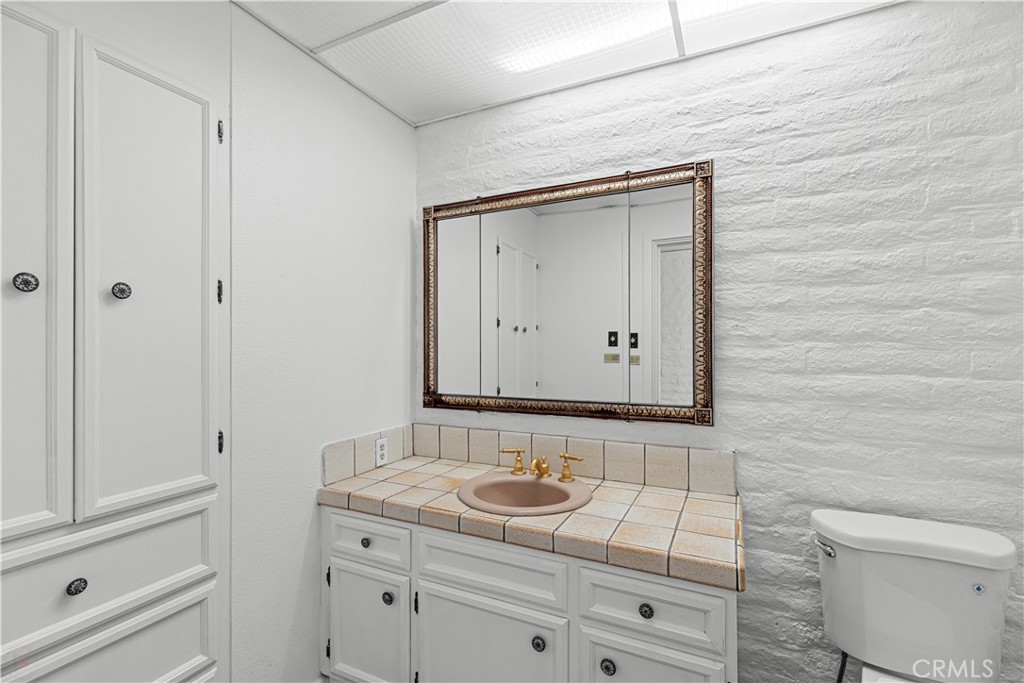10497 Crystal Property Photo 35