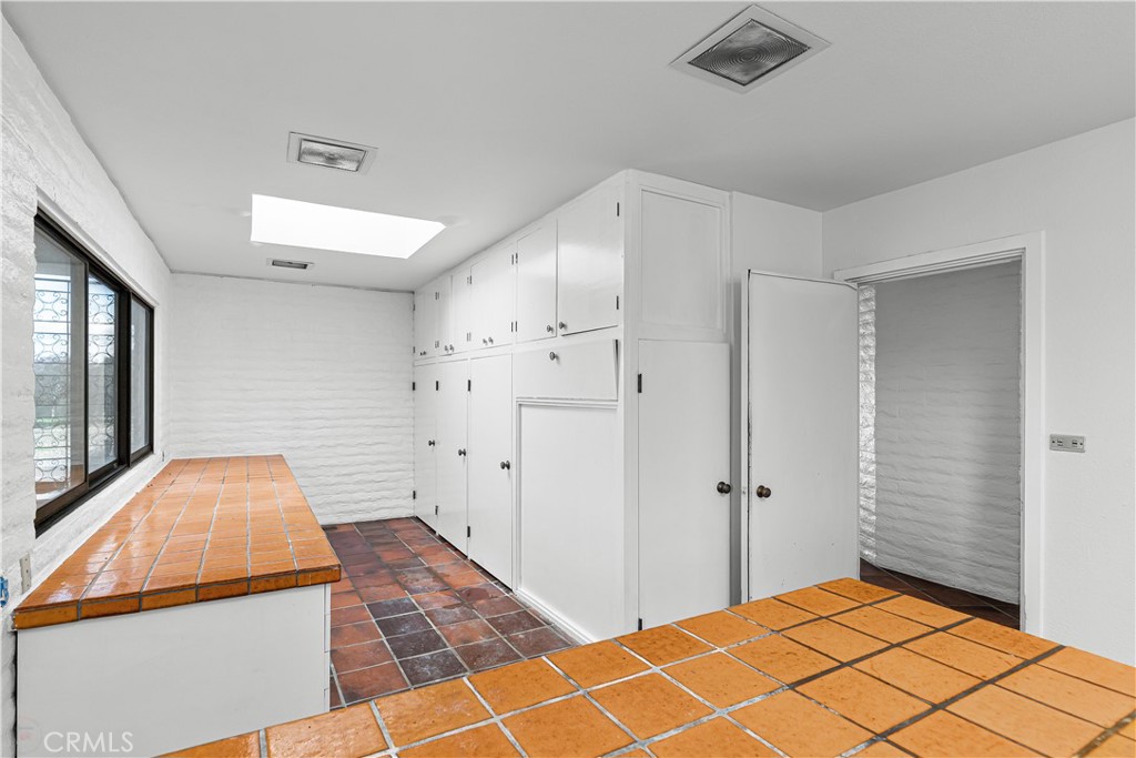 10497 Crystal Property Photo 37