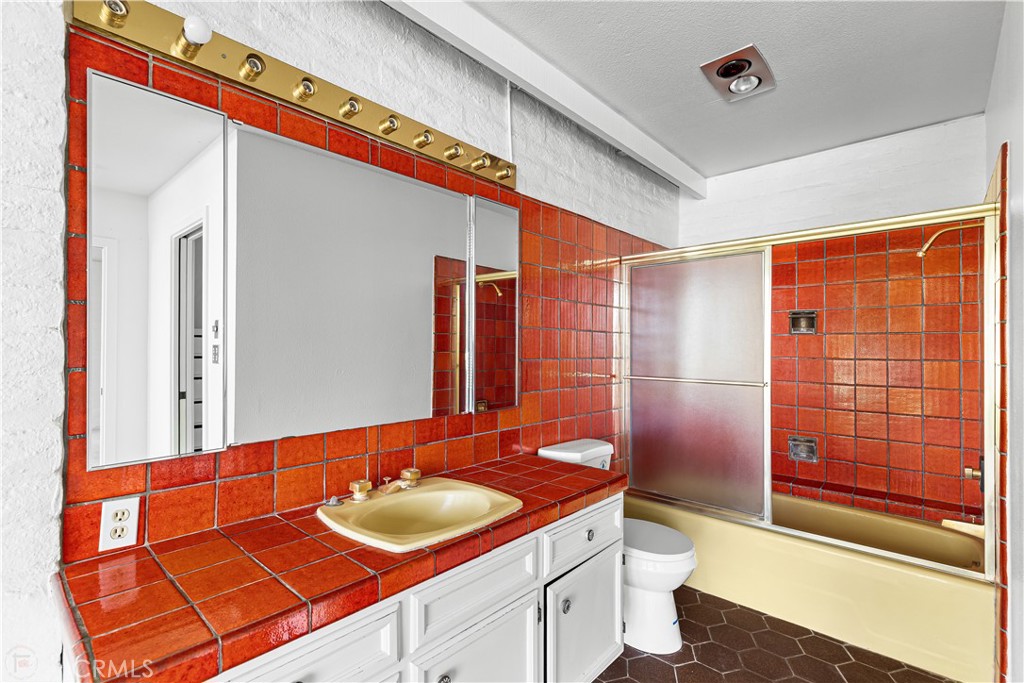 10497 Crystal Property Photo 41