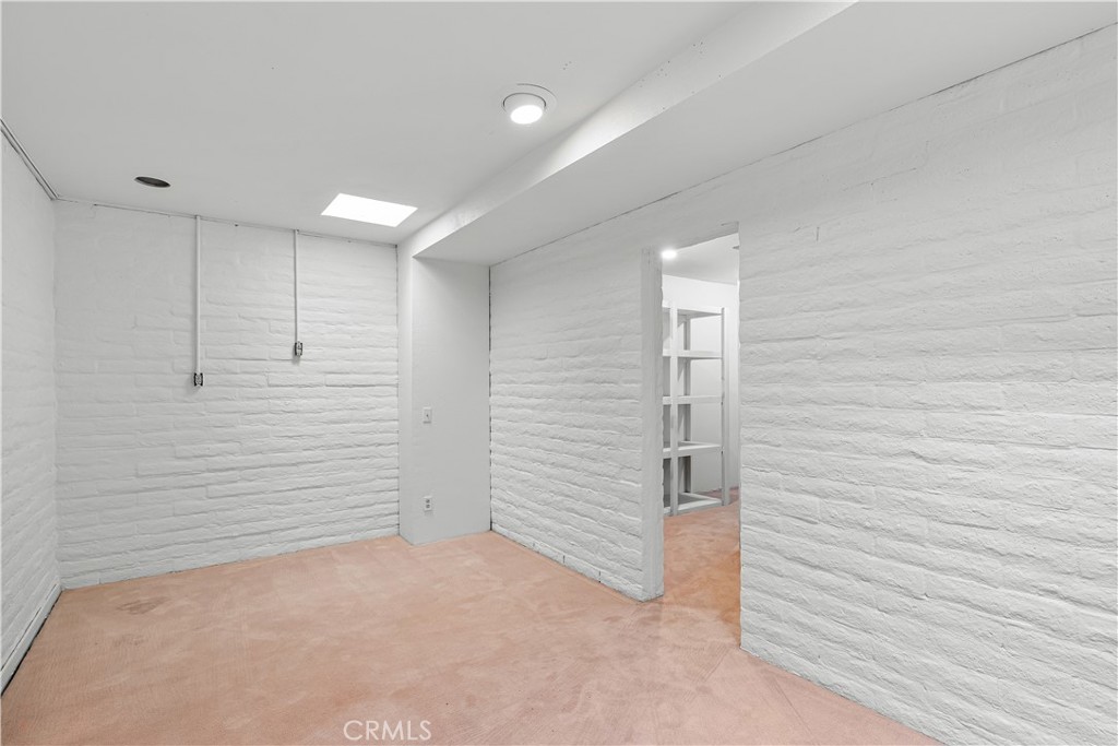 10497 Crystal Property Photo 43