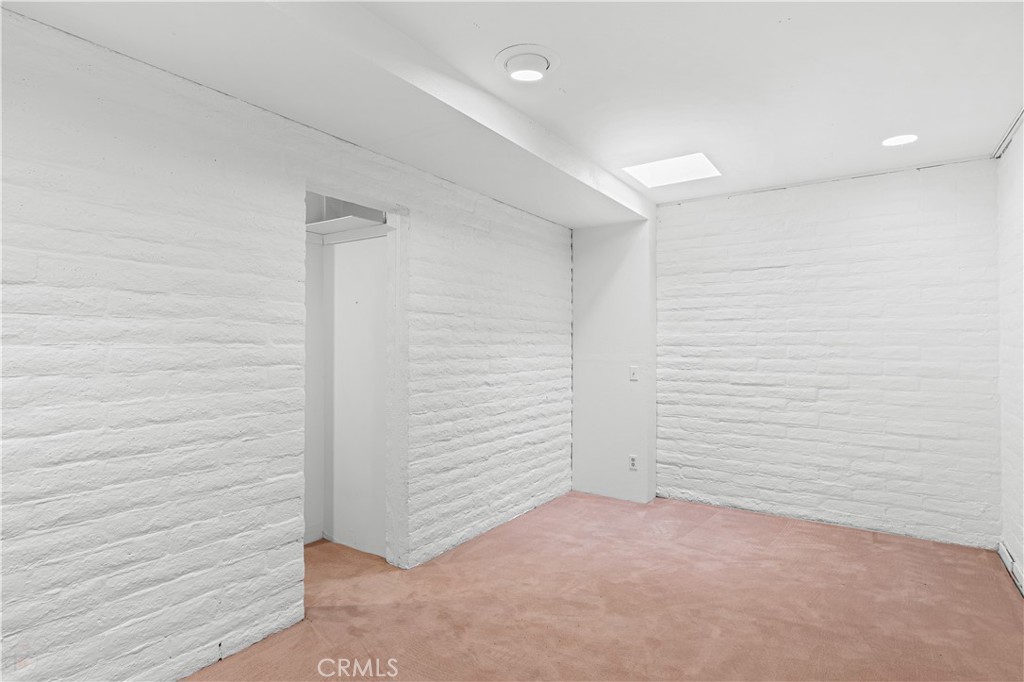 10497 Crystal Property Photo 44