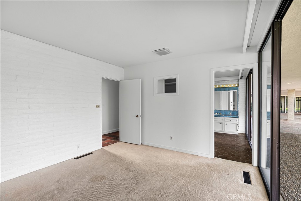 10497 Crystal Property Photo 51