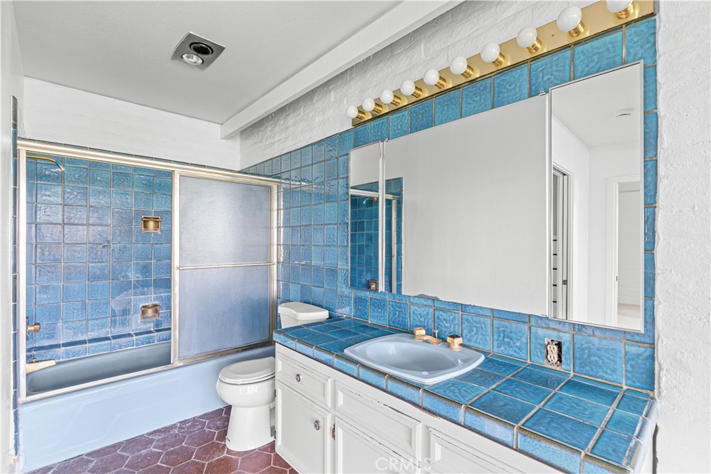 10497 Crystal Property Photo 53