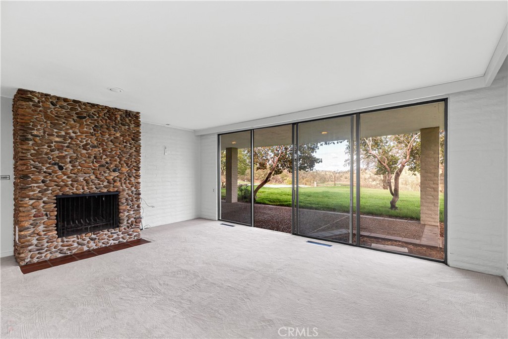 10497 Crystal Property Photo 55