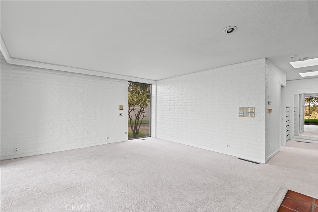 10497 Crystal Property Photo 57