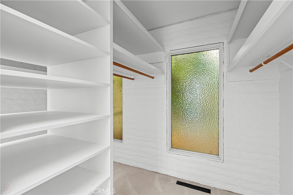 10497 Crystal Property Photo 58
