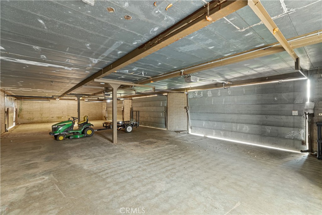 10497 Crystal Property Photo 70