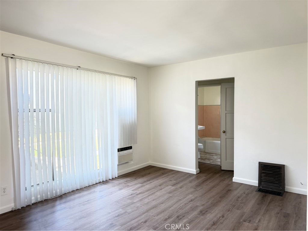 16 W Grand Avenue C Property Photo 3