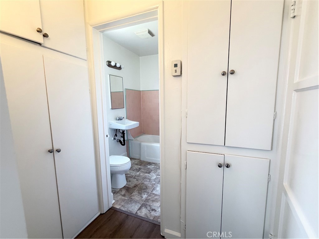 16 W Grand Avenue C Property Photo 6