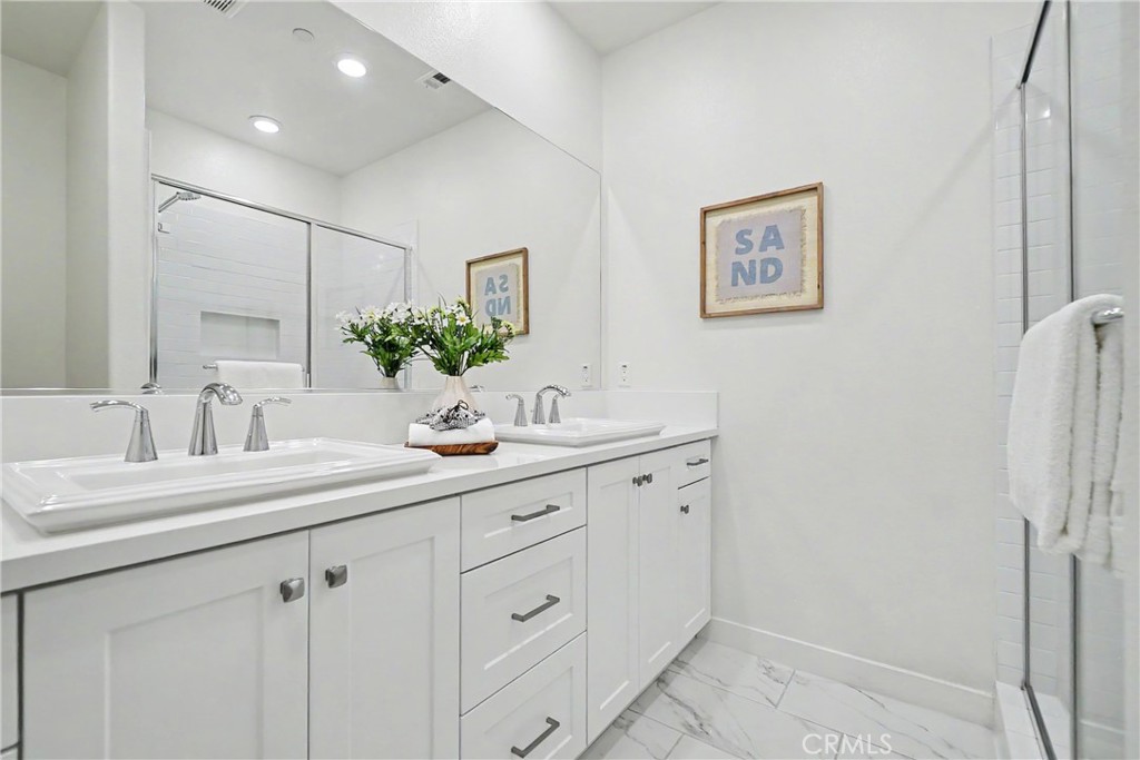 18 Bedford Court Property Photo 16