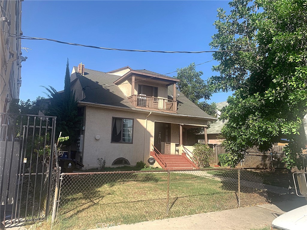 1835 W 12th Property Photo 2