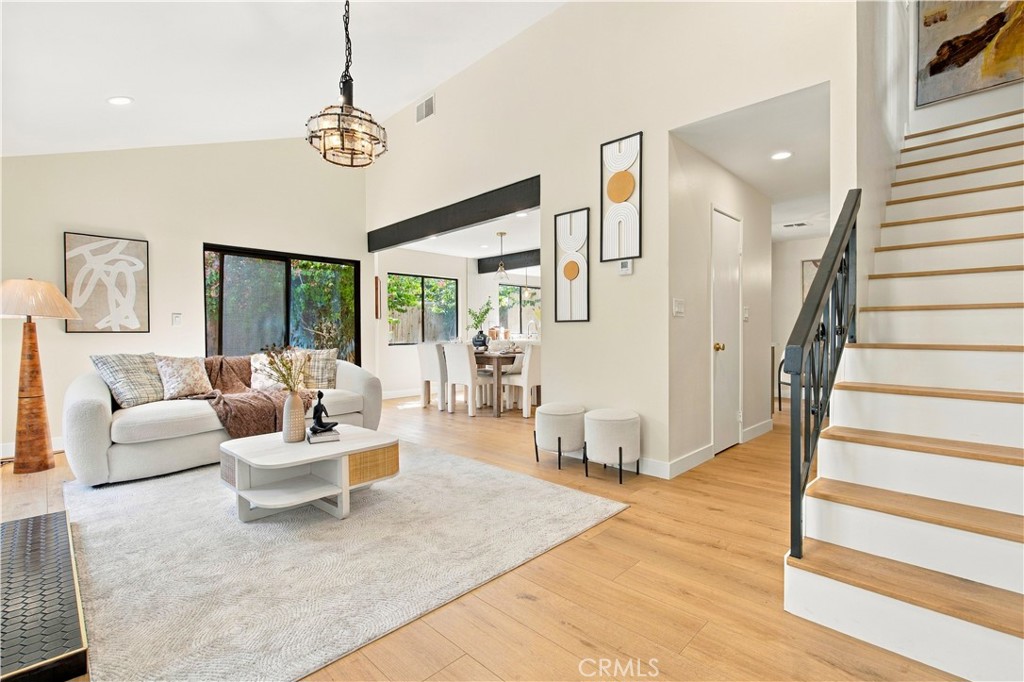 1517 Palm Avenue G Property Photo 1