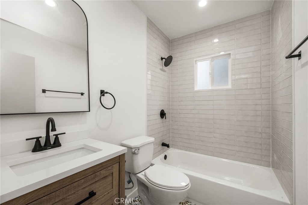 1339 W Magnolia Property Photo 12