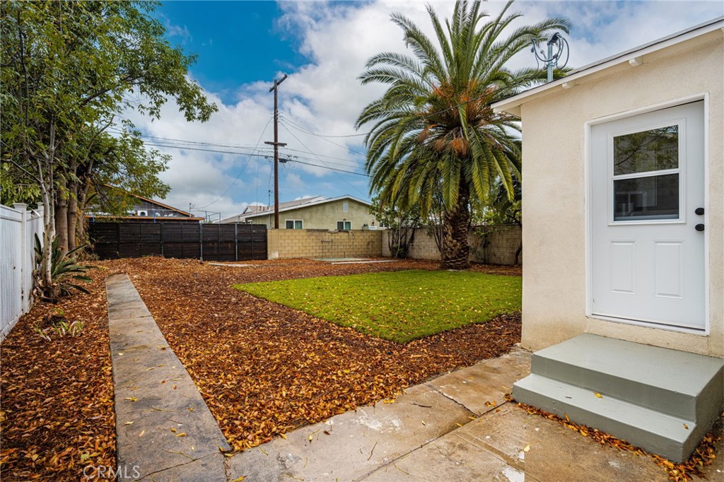 1339 W Magnolia Property Photo 16