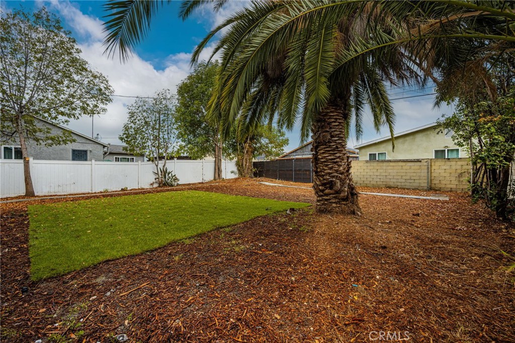 1339 W Magnolia Property Photo 17
