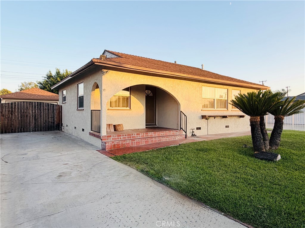 824 Meeker Avenue Property Photo 1