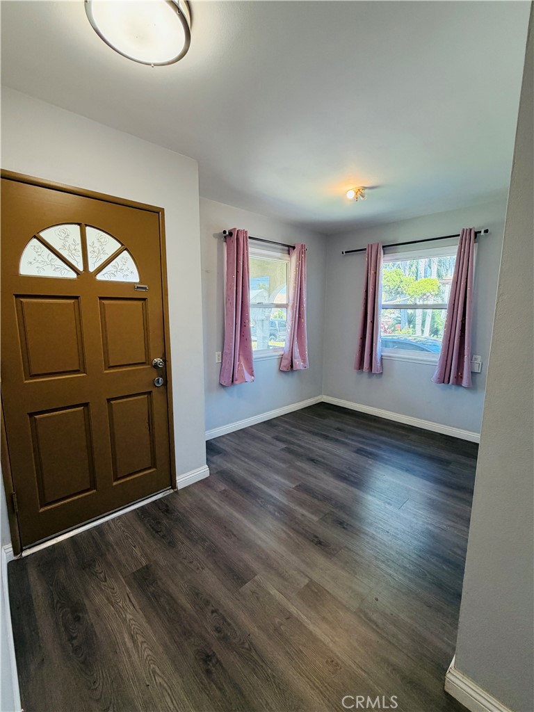 824 Meeker Avenue Property Photo 3