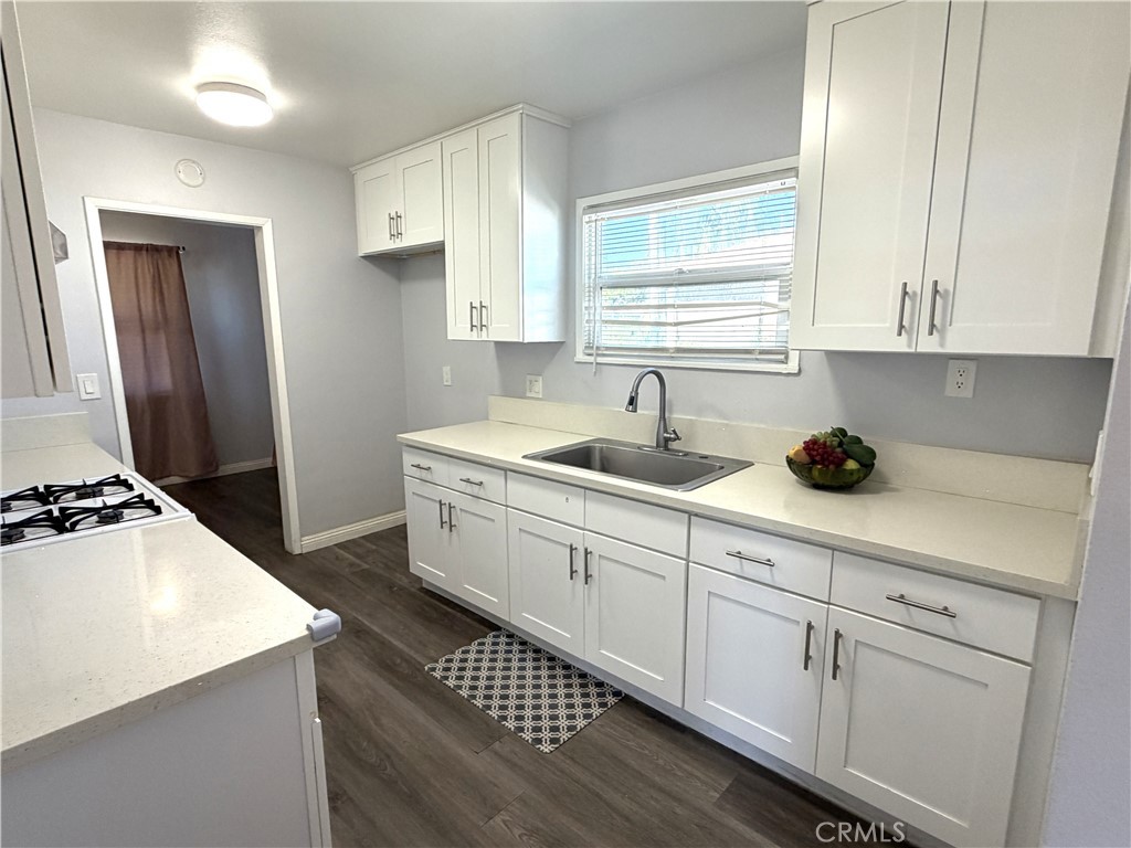 824 Meeker Avenue Property Photo 6
