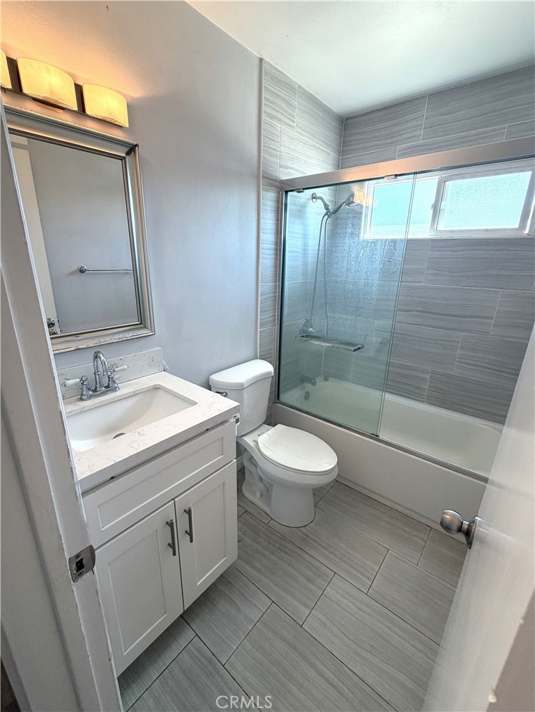 824 Meeker Avenue Property Photo 9