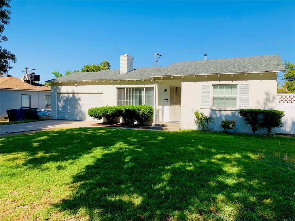 4694 N Pershing Property Photo 3