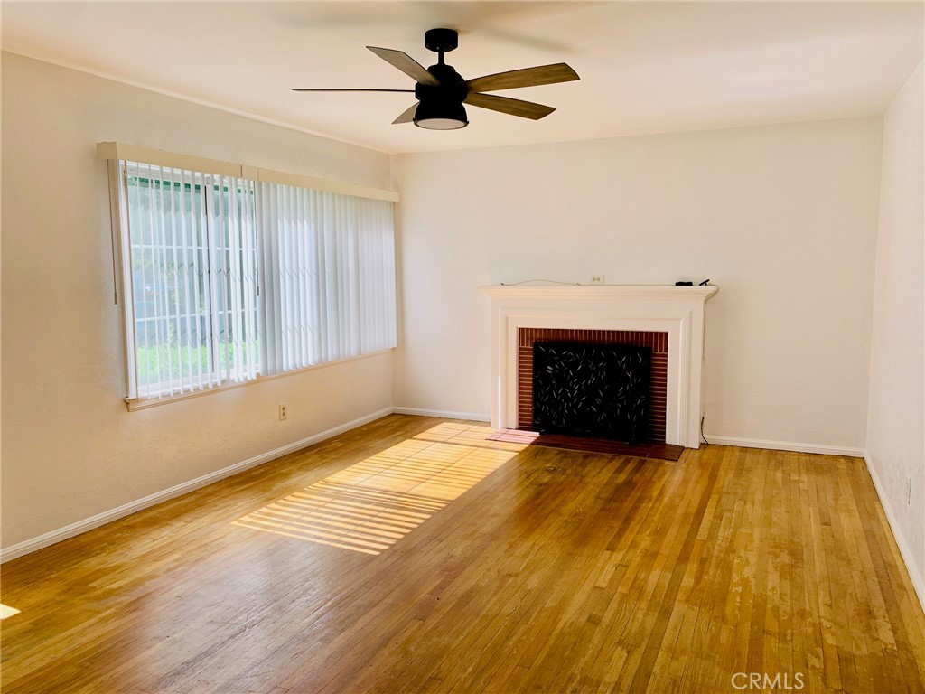 4694 N Pershing Property Photo 6