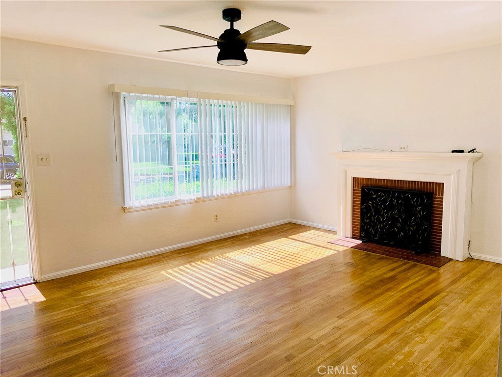 4694 N Pershing Property Photo 7