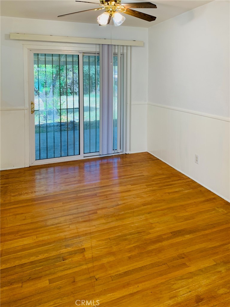 4694 N Pershing Property Photo 8