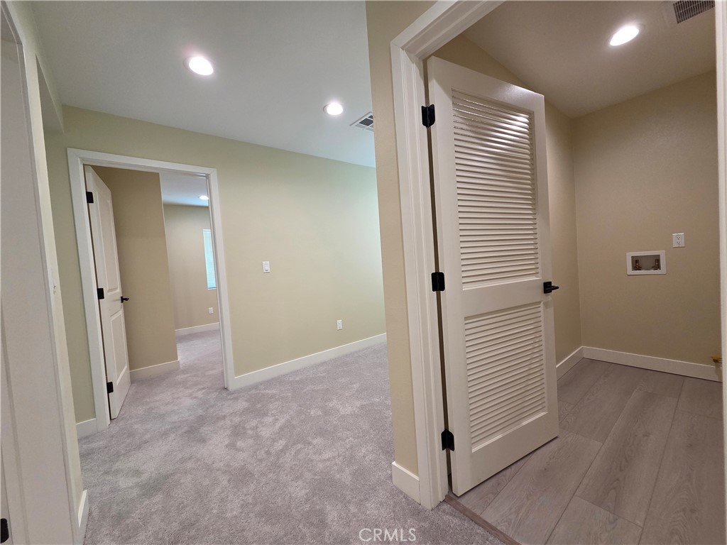 652 W Grand Avenue Property Photo 10
