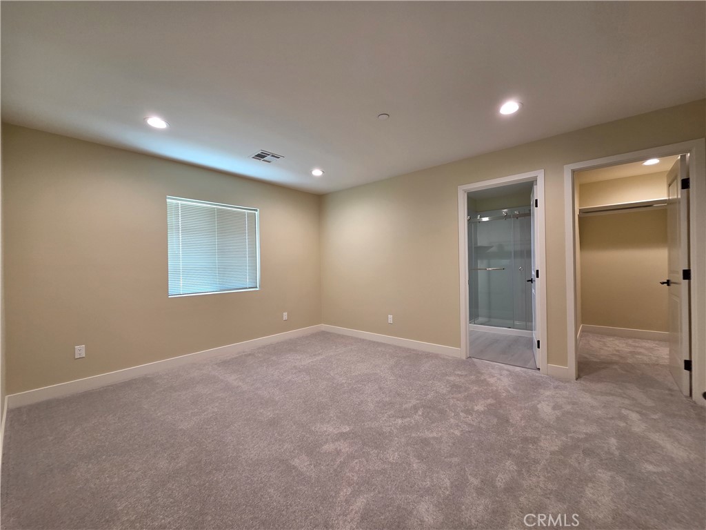 652 W Grand Avenue Property Photo 11