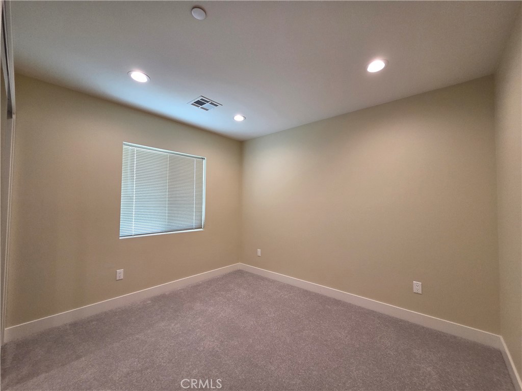652 W Grand Avenue Property Photo 16