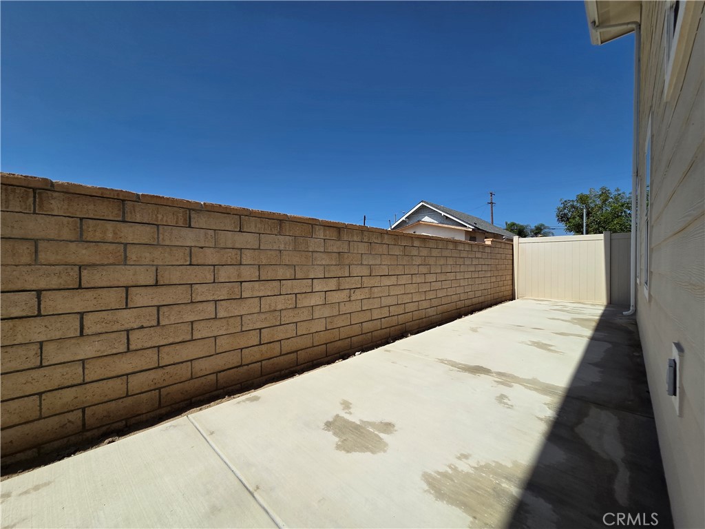 652 W Grand Avenue Property Photo 20