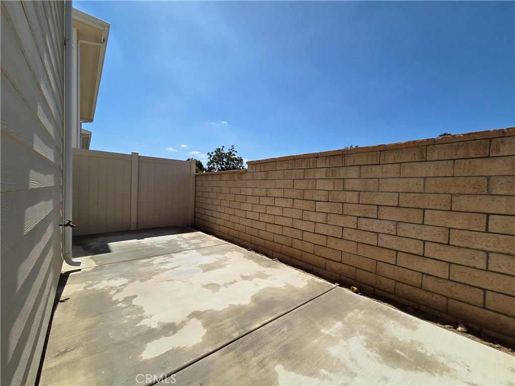652 W Grand Avenue Property Photo 21