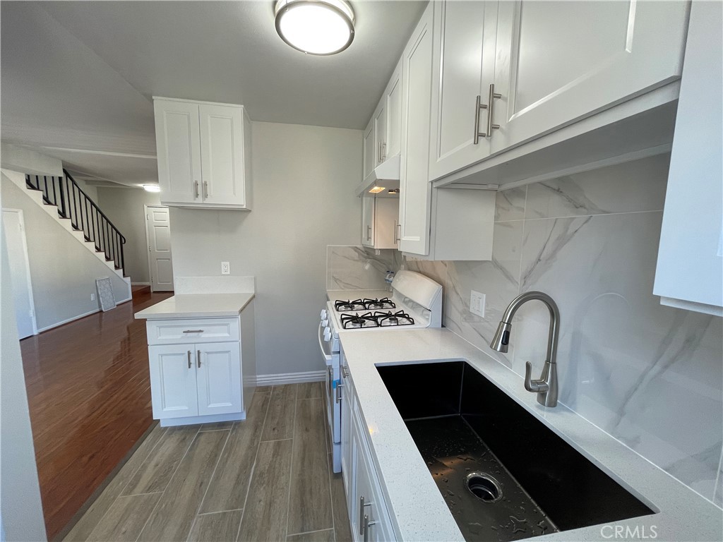 225 N Marguerita A Property Photo 8