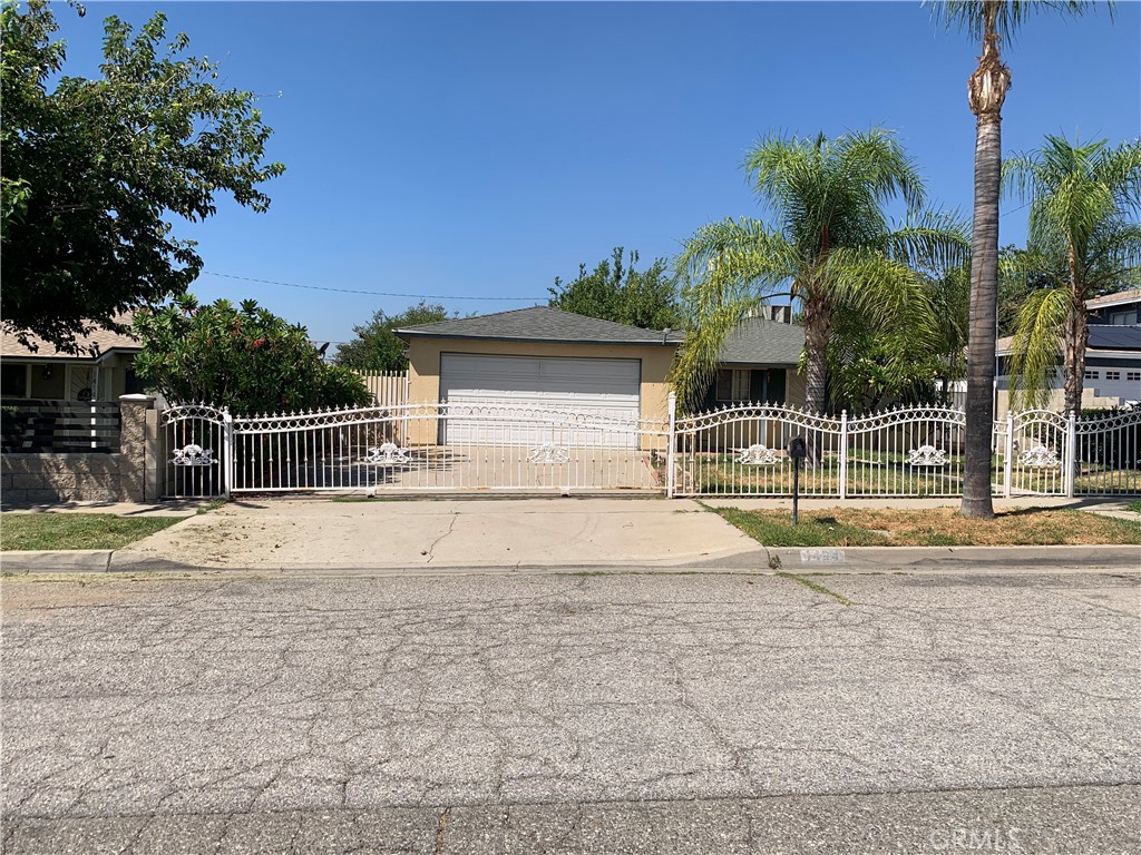 1424 Lynwood Way Property Photo 1