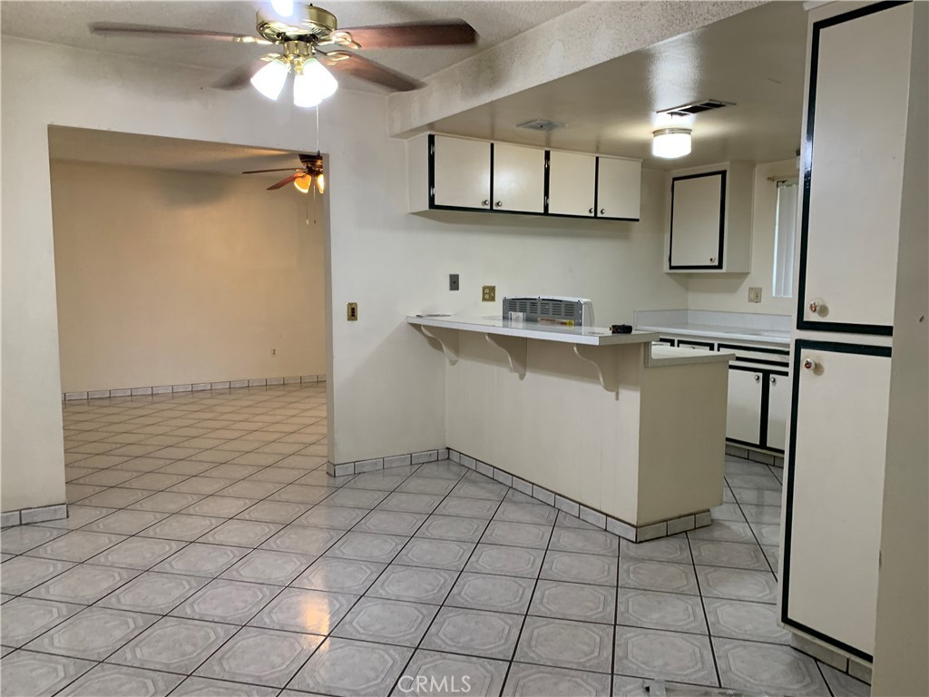 1424 Lynwood Way Property Photo 2