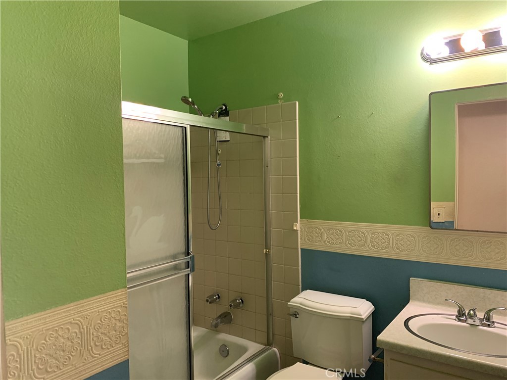 1424 Lynwood Way Property Photo 9
