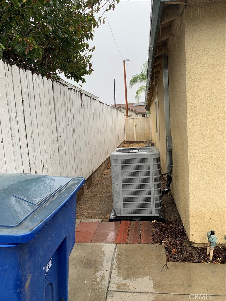 1424 Lynwood Way Property Photo 14