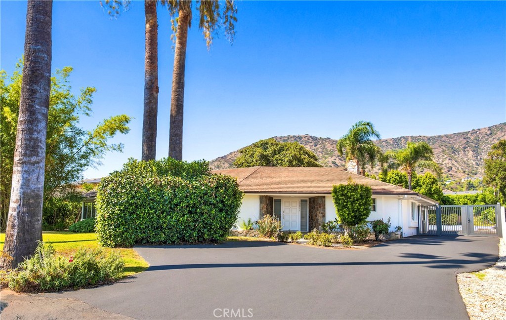 19017 E Leadora Property Photo 1