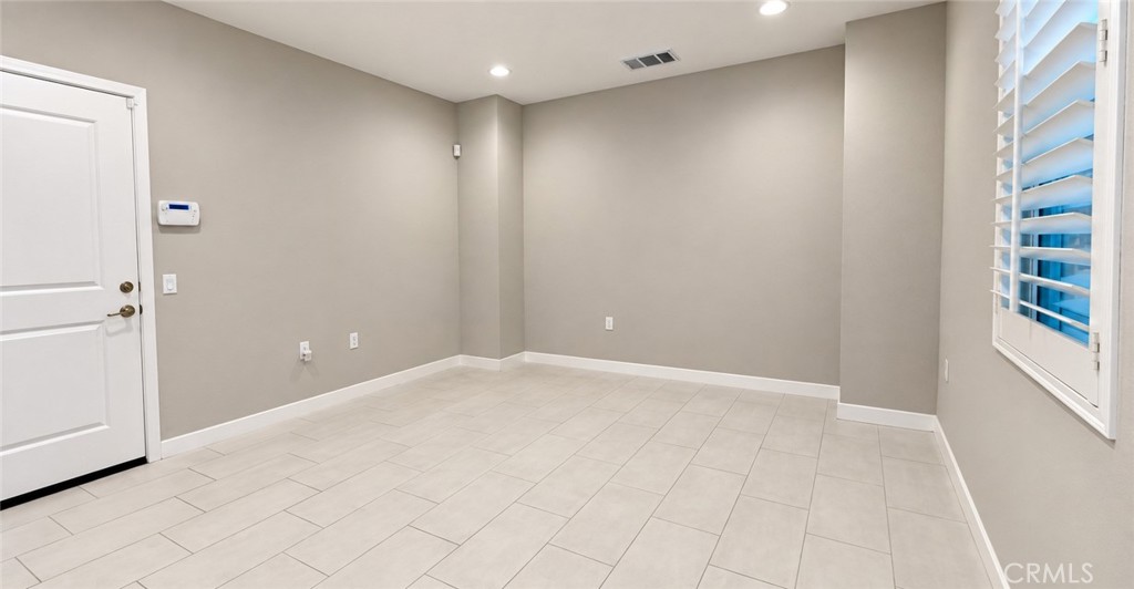 631 W Foothill 26 Property Photo 11